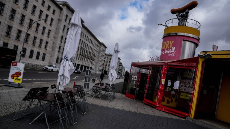 Германия с най-голямото дневно увеличение на случаите на COVID-19 от януари